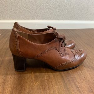 Naturalizer Oxford Heels